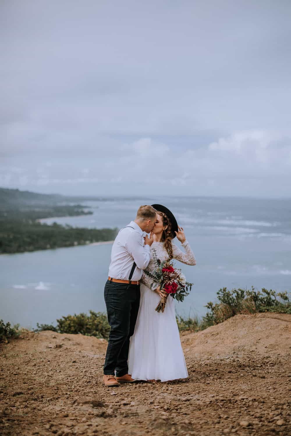 OAHU HAWAII WEDDING PHOTOGRAPHER