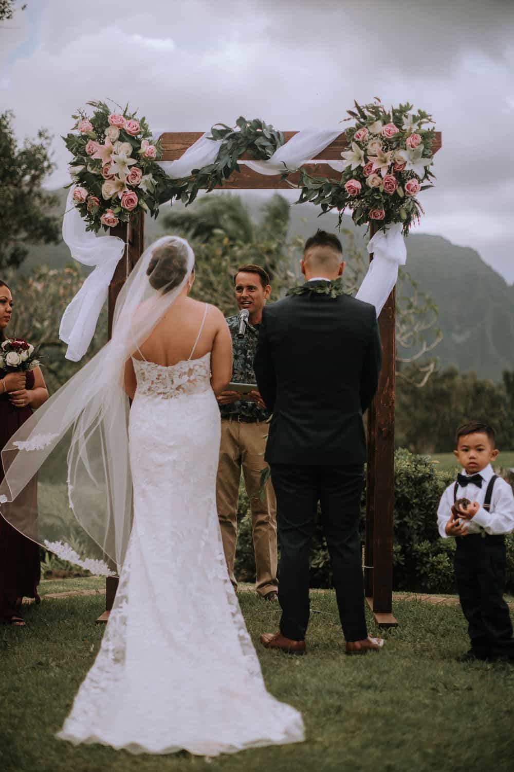 KO'OLAU BALLROOMS VENUE OAHU HAWAII WEDDING PHOTOGRAPHER by Anela Benavides Photography