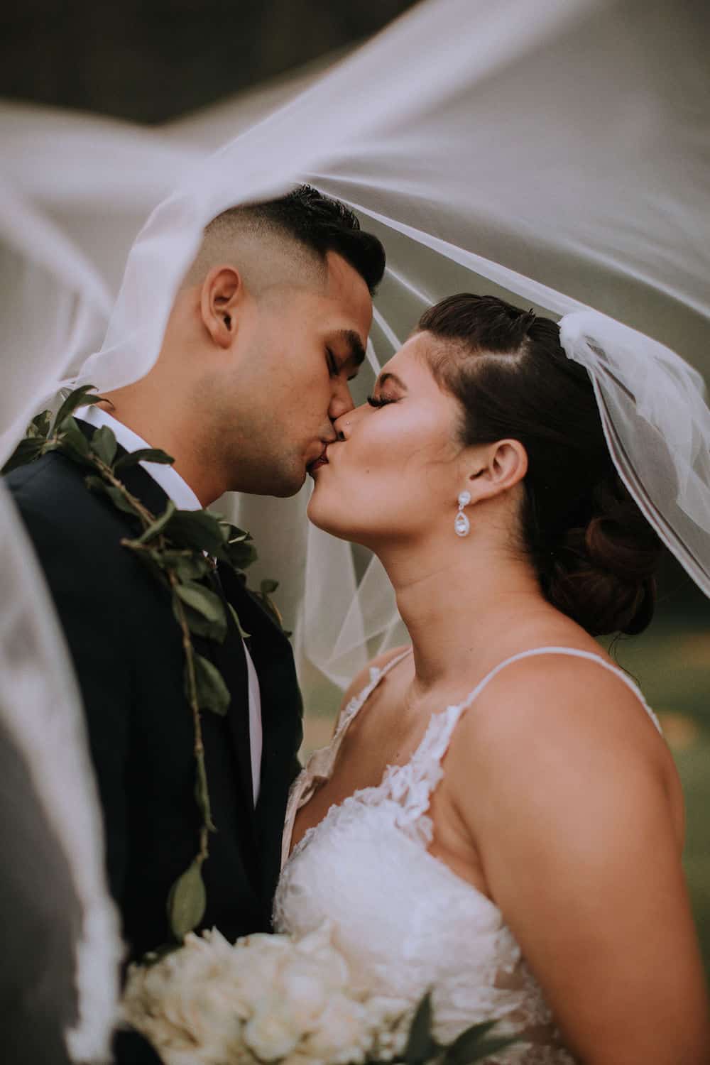 SUNSET RANCH VENUE OAHU HAWAII WEDDING PHOTOGRAPHER by Anela Benavides Photography