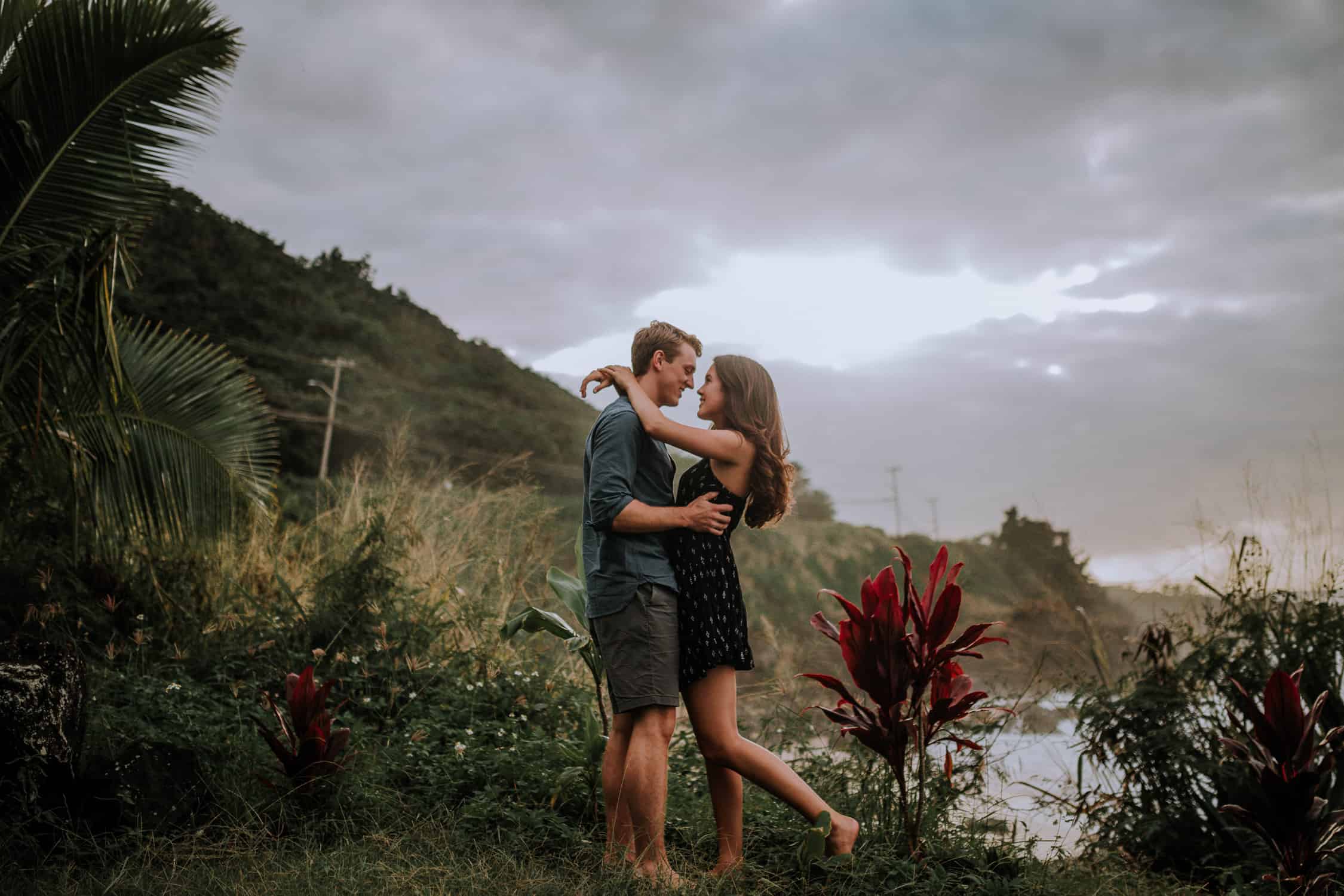 ADVENTUROUS COUPLES PHOTO PACKAGES IN HAWAII