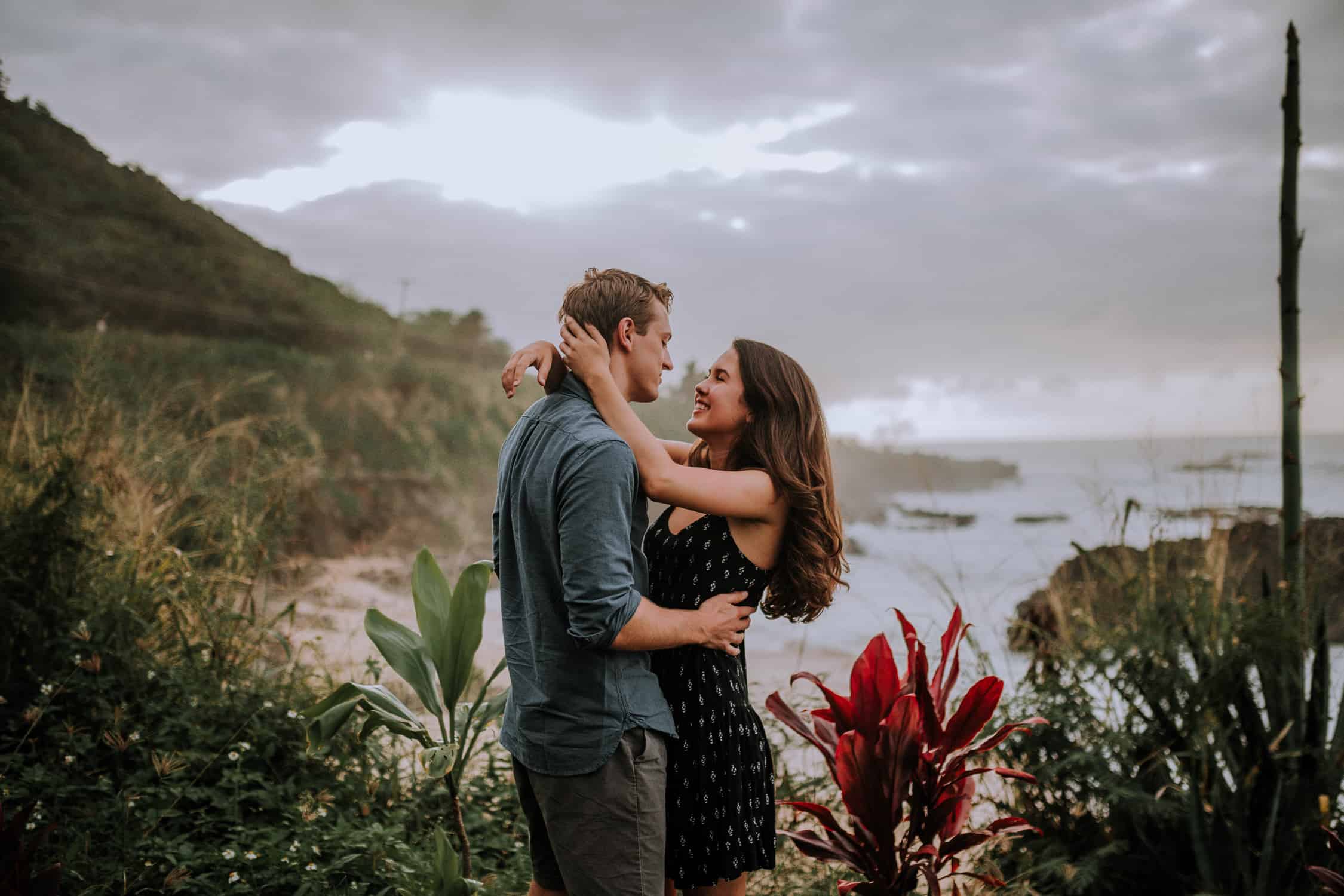 HONOLULU HAWAII COUPLES PHOTOGRAPHY