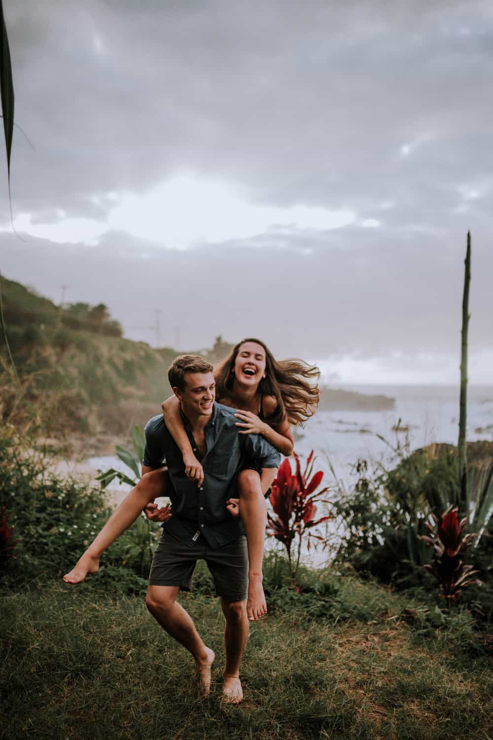 OAHU HAWAII ENGAGEMENT PHOTO PACKAGES