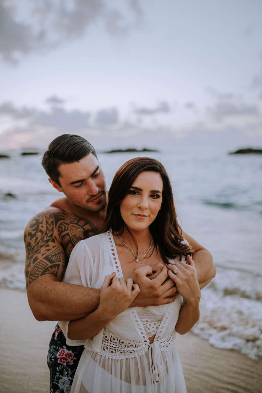 WAIMEA BAY OAHU HAWAII ADVENTUROUS COUPLE PHOTOS by Anela Benavides Photography