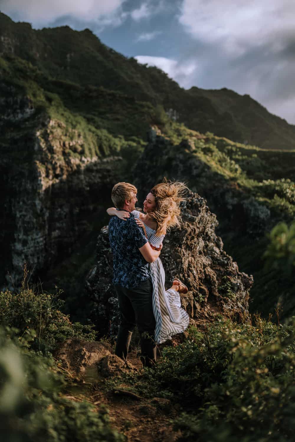 ADVENTUROUS CROUCHING LION COUPLES SESSION PRICES