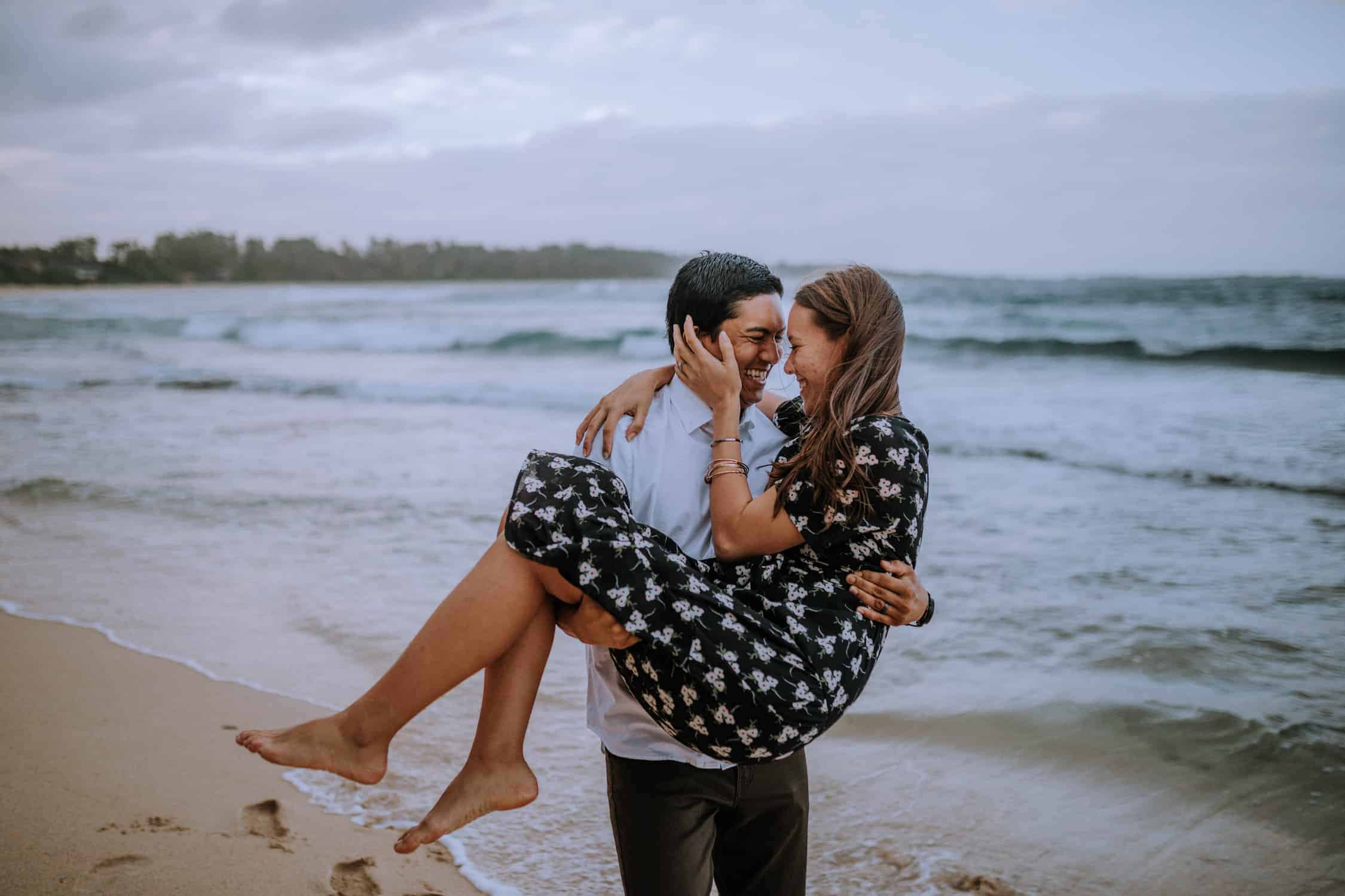 oahu hawaii adventurous couples session photography