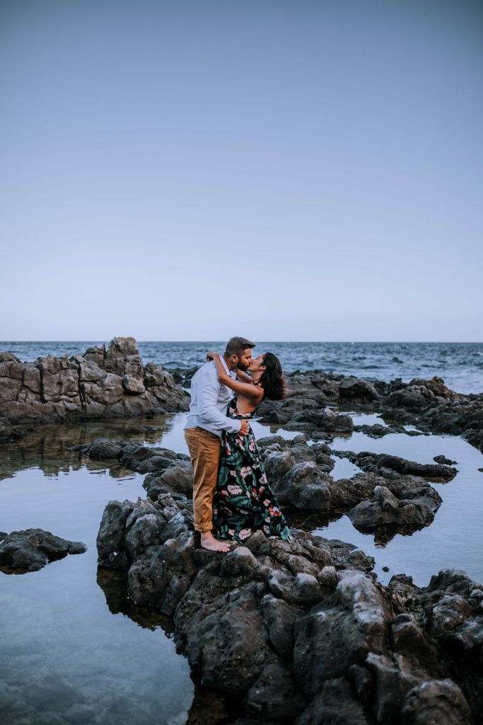 Adventurous Makapu'u Engagement Session | Posing inspiration and outfit ideas for engagement session | Photography by Anela Benavides, Hawaii photographer