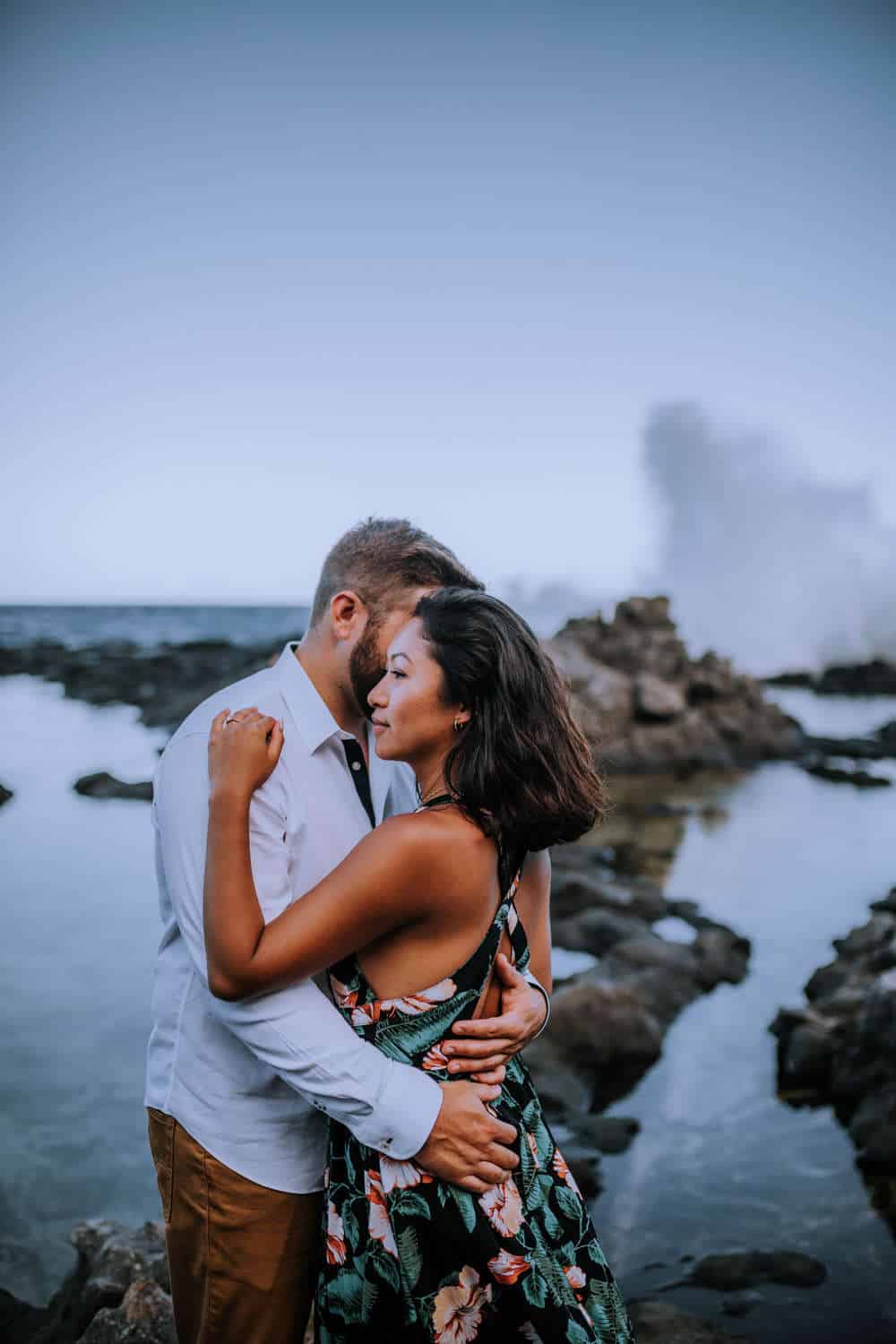 Adventurous Makapu'u Engagement Session | Posing inspiration and outfit ideas for engagement session | Photography by Anela Benavides, Hawaii photographer