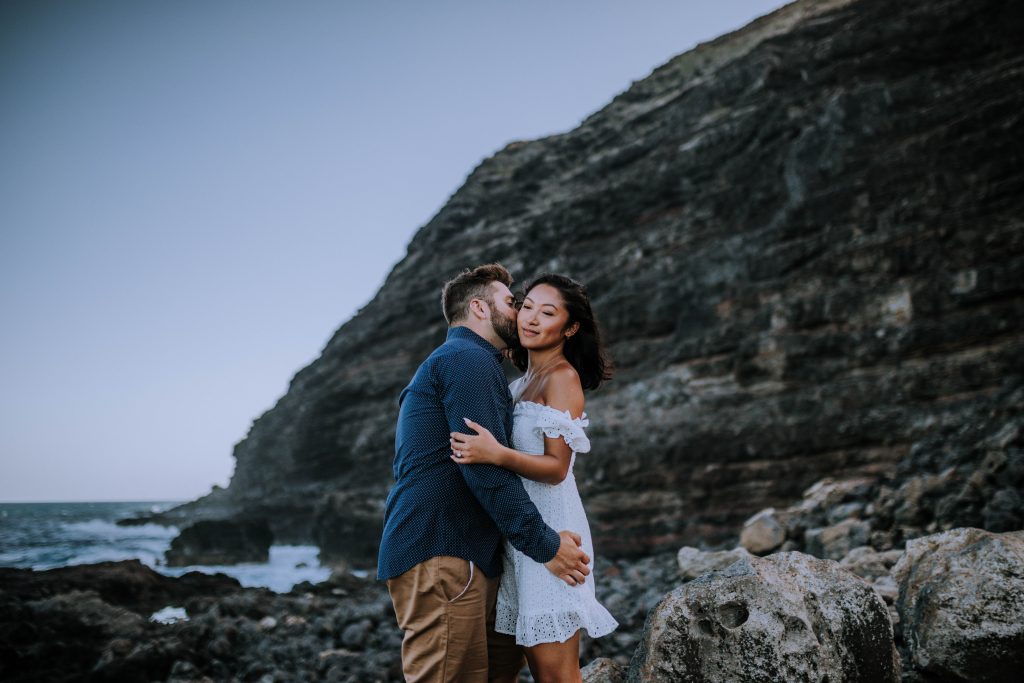 Adventurous Makapu'u Engagement Session | Posing inspiration and outfit ideas for engagement session | Photography by Anela Benavides, Hawaii photographer