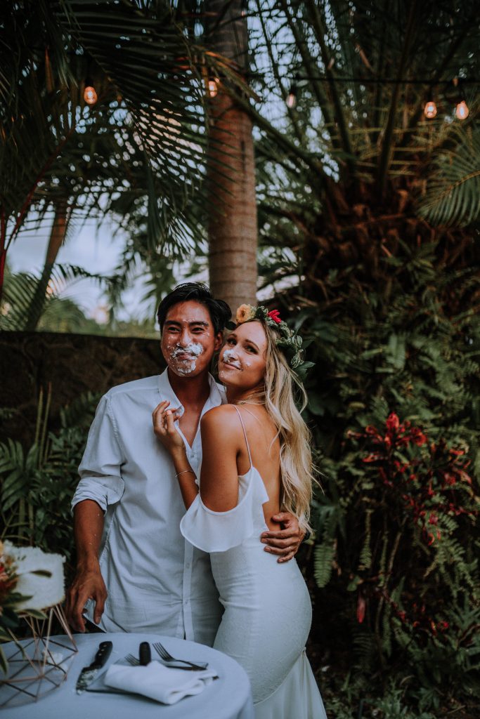 Top 10 summer wedding images, Hawaii including bride and groom wedding day portrait inspiration, photography by Anela Benavides