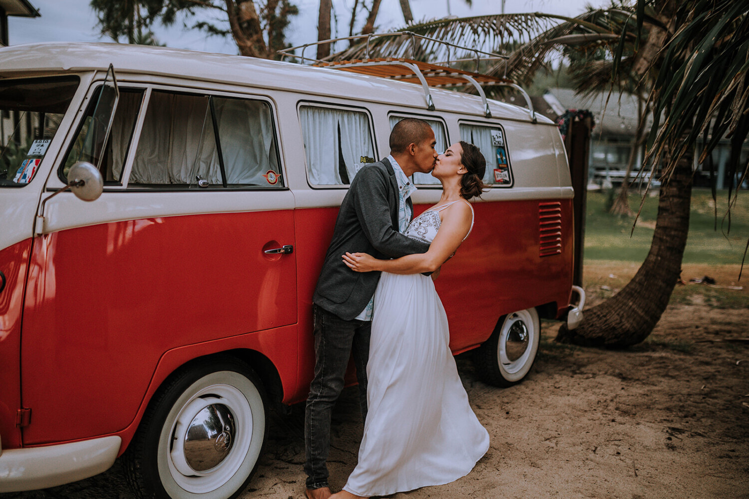 How to Elope on Oahu, Hawaii by Anela Benavides Photography. Includes posing inspiration for an elopement & elopement planning tips. Book your couples session and browse the blog for more inspiration #elopement #photography #elopementphotography #Hawaiiphotographer #tipsforphotographers