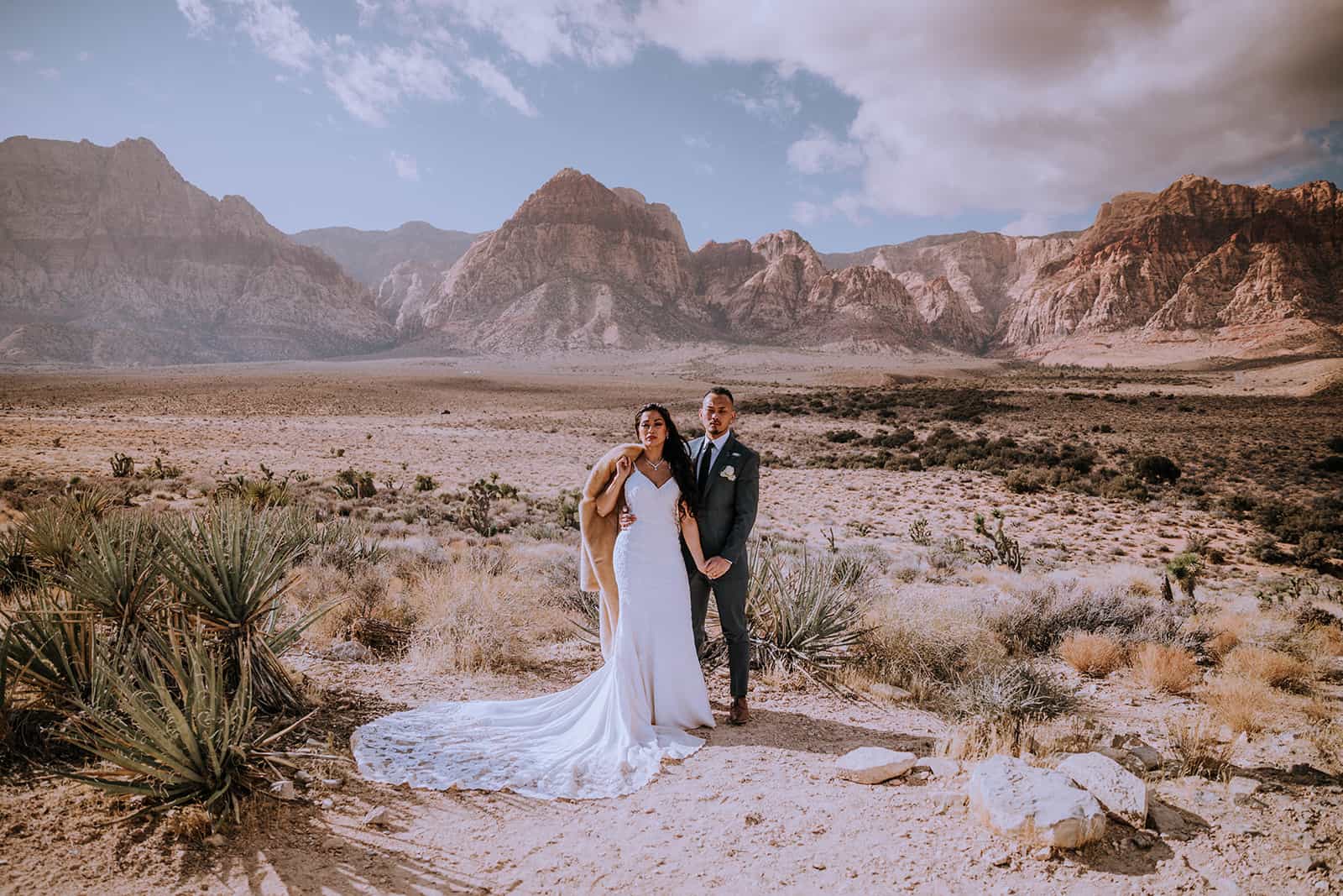 Adventure elopement in the Las Vegas desert