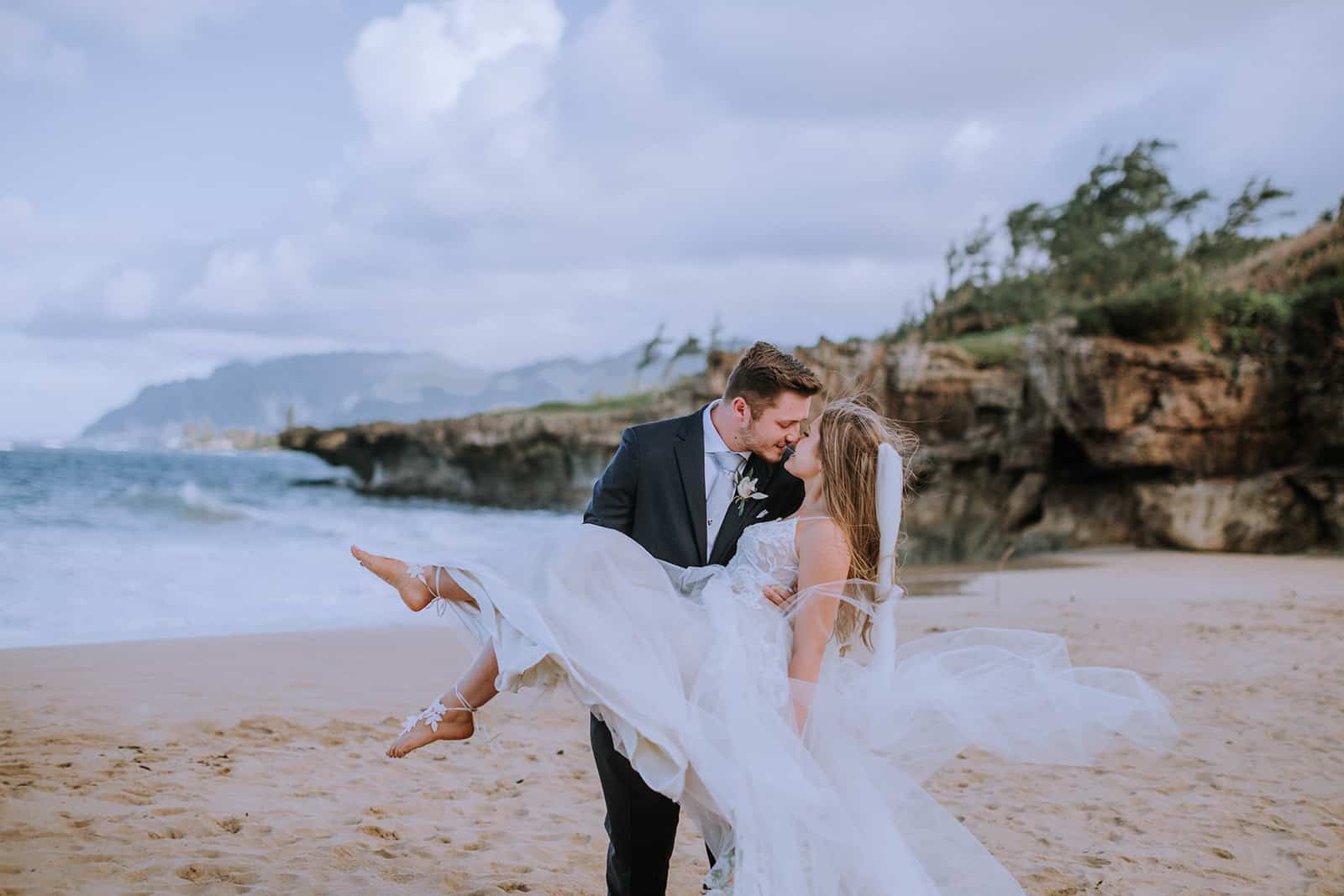 oahu hawaii beach elopement