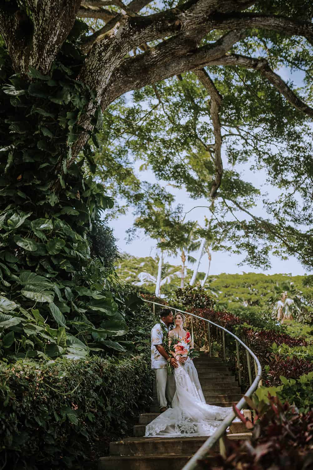 MOL'I'I GARDENS-KUALOA Oahu hawaii wedding venue